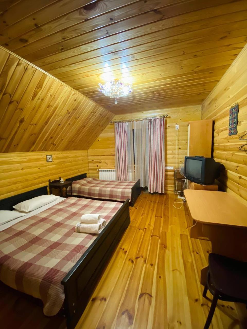 Садиба Орисин Явір Orysyn Yavir Guest House Svityaz' Exterior photo
